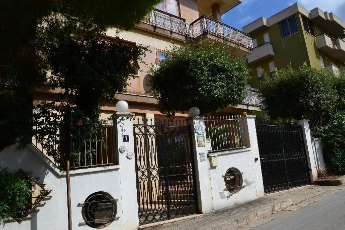 A Due Passi Da Erice B&B מראה חיצוני תמונה